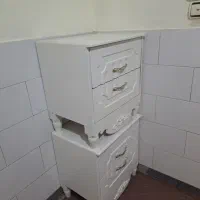 تخت خواب کنار تختی