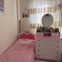 تخت نوجوان به همراه میز آرایشی