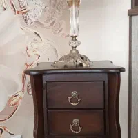 آباژور و میز