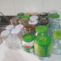 شیشه ودبه ماست خالی شده