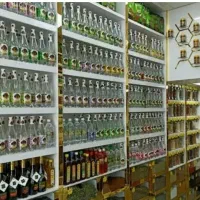 کارگر برای فرشندگی در عطاری