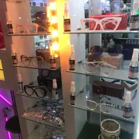 ویترین برای عینک و گوشی