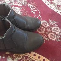 یک عدد کفش چرم