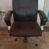 میزکار و صندلی گردان