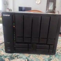 qnap 963 به همراه ۴ عدد هارد ۴ ترا