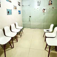 صندلی پایه چوبی ایفلی