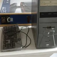 میز کامپیوتر کیس و کیبورد و کولر ابی دوعدد