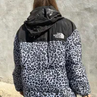 کاپشن|لباس|خواجه, |دیوار