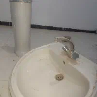 روشویی  پایه دار با شیر