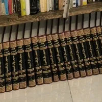 کتاب های لسان العرب ۶جلدی کامل در حد نو ،|کتاب و مجله مذهبی|قم, چهار مردان|دیوار
