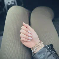 خدمات کاشت ناخن