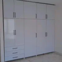 ساخت و اجرا انواع کابینت وکمد دیواری و سرویس چوب