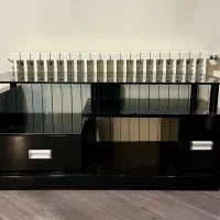 میز تلویزیون شیشه ای کاملا سالم