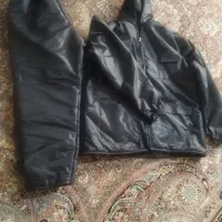 یک دست بادگیر ویک عددکاپشن