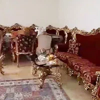 مجموعه‌ای نفیس ست مبلمان و میز ناهارخوری و ویترین