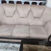 دو دست مبل راحتی ۱۴ نشیمن داره