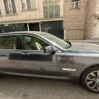 تهاتر بی ام و ۷۵۰ لانگ ۸ سیلندر با خودرو جزیره