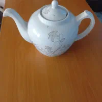 ی عدد قوری خیلی بزرگ