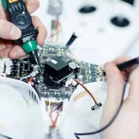 تعمیر انواع کوادکوپتر و هلی شات