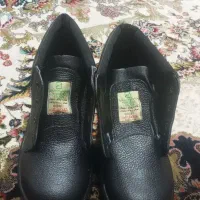 دو جفت کفش ایمنی سایز ۴۲
