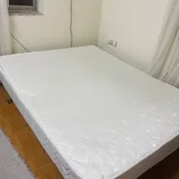 تخت و تشک ۲نفره به همراه میزدراور و آینه