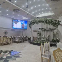 تالار بزرگ   غذا و میوه وشیرینی خدمات 195هزارتومان