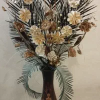 گل با گلدان بزرگ
