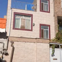 همکار-خانم-مجرب-به-کار-با-لب-تاپ-و-فضای-مجازی
