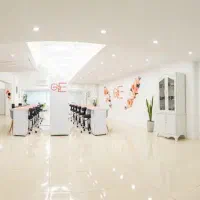 اجاره میز ناخن و تخت مژه