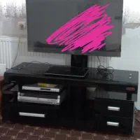 زیر تلوزیون و فریزر