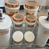 تعدادی لوازم اسپزخانه