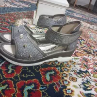 کفش و کتانی