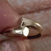 انگشتر طلا ۳۰۰ بالای تابلو