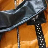 کاپشن چرم مناسب سن  ۶ تا ۸ سال|کفش و لباس بچه|اسلام‌شهر, شهرک قائمیه|دیوار