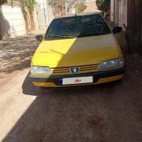 یه دستگاه تاکسی پژو با داشتن خط ویژه ترمینال