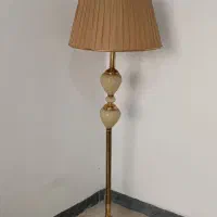 آباژور کنار سالنی