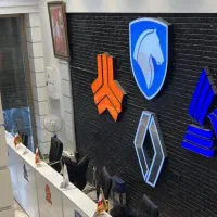 منشی خانم اداری