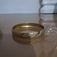 یک عدد النگو طلا و یک  عدد گردنبند طلا شیک