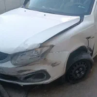 ماشین تصادفی میباشد قبل از تصادف فاقد رنگ بوده