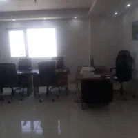 تعدادی میز صندلی نو بفروش میرسد