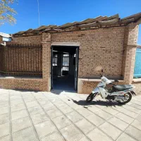 اجرای نمای کامپوزیت و حروف برجسته چنلیوم و استیل