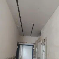 شاگرد برای برقکاری ساختمان