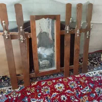 جا لباسی دیواری سالم و تمیز