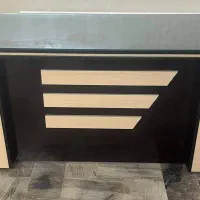 میز مدیریتی (یا کامپیوتر - تحریر)