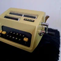 ماشین حساب مکانیکی فاسیت|کلکسیون اشیاء عتیقه|مشهد, ابوذر|دیوار