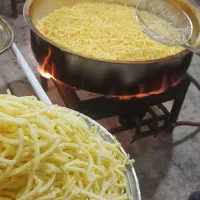خلال سیب زمینی سرخ شده به روز
