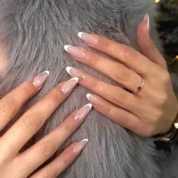 تخفیف یلدایی کاشت ناخن ۲۵۰ کاشت مژه هیدن۱۵۰ تا ۲۵۰