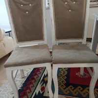 چهارعدد صندلی