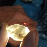 فروش یک قطعه سنگ مشکوک به الماس|زیورآلات و اکسسوری|مراغه, |دیوار