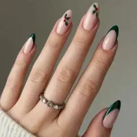 کاشت ناخن۳۹۹